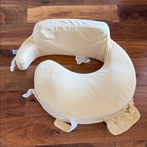 Yellow Deluxe Nursing Pillow